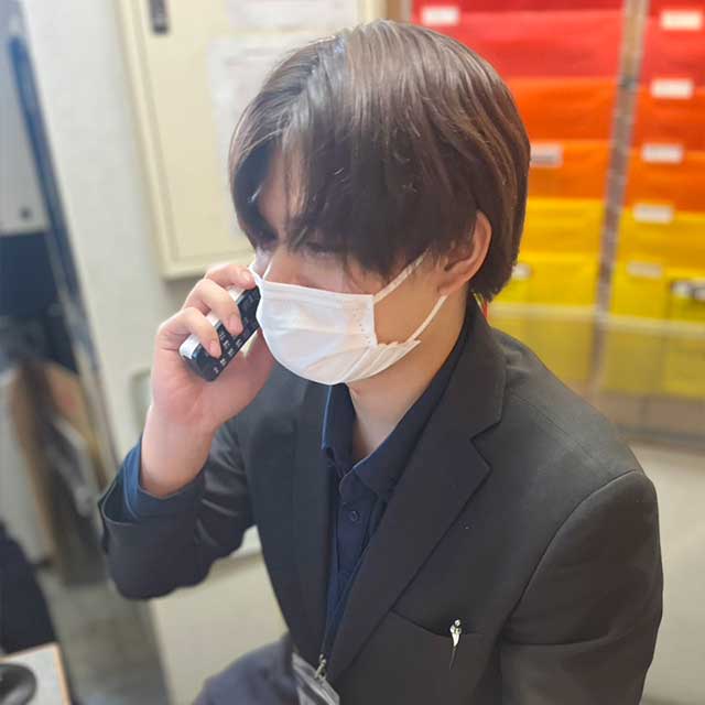 スタッフ紹介04